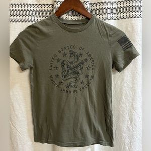 Under Armour Tee Boys Size Medium.